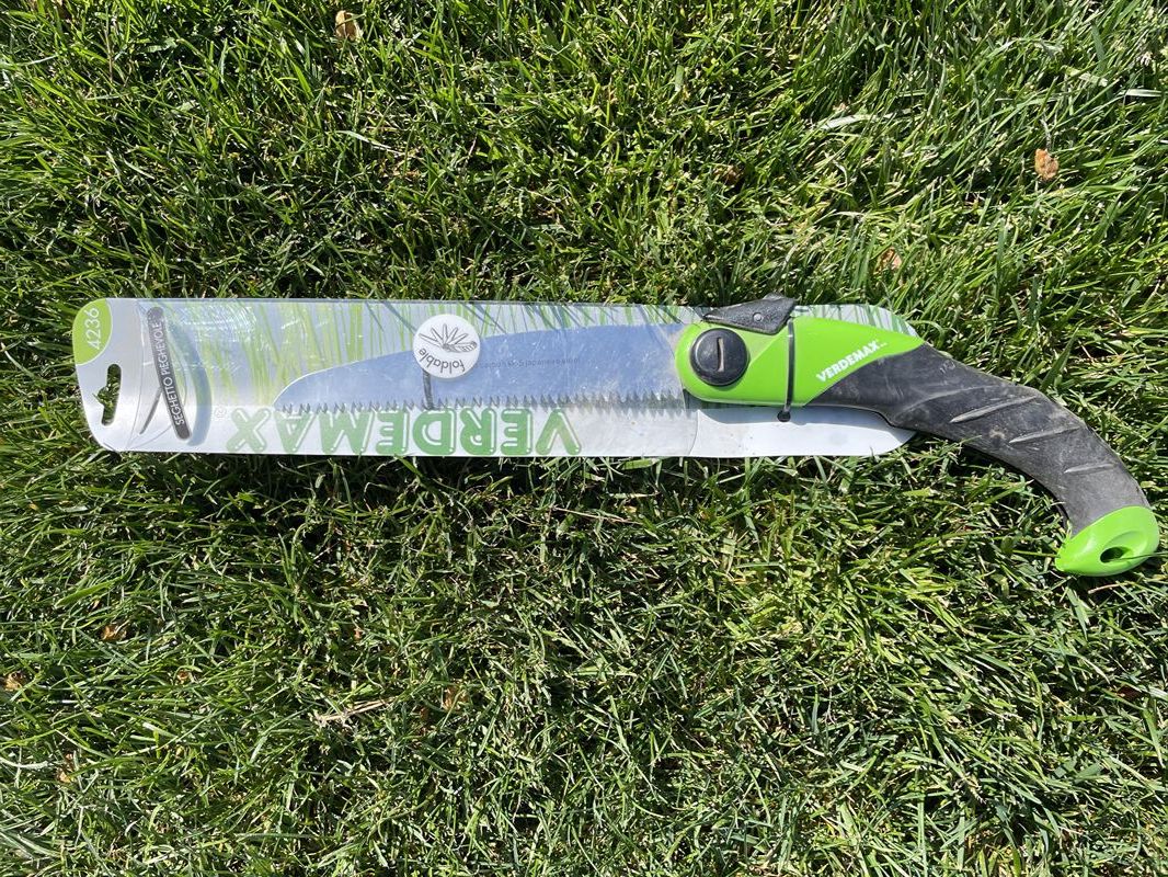 Scie à main pliable