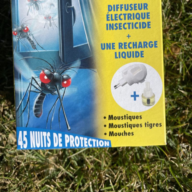 Prise électrique  insecticide + 1 recharge liquide 1.2.3 moustiques